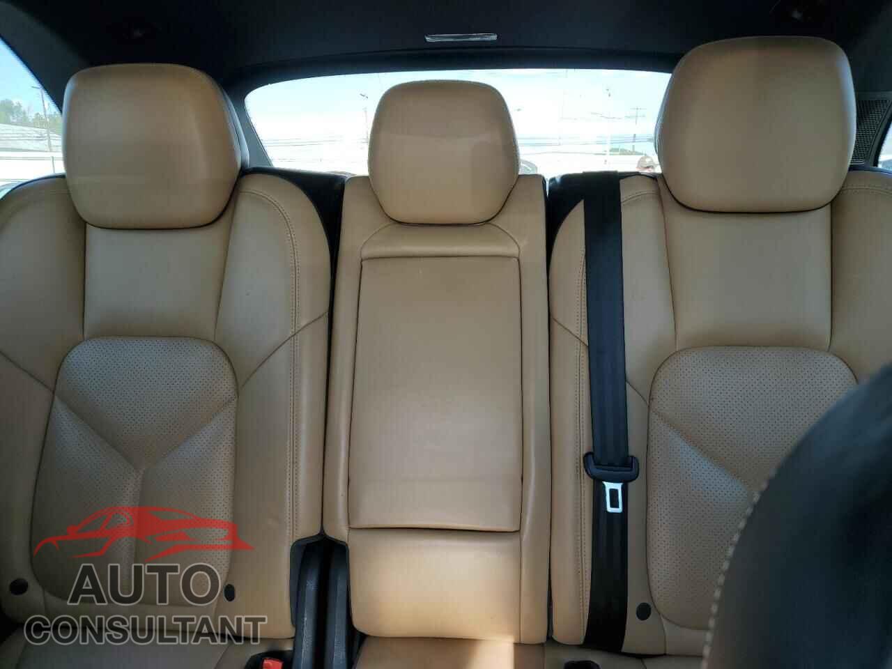 PORSCHE CAYENNE 2016 - WP1AA2A28GLA02499