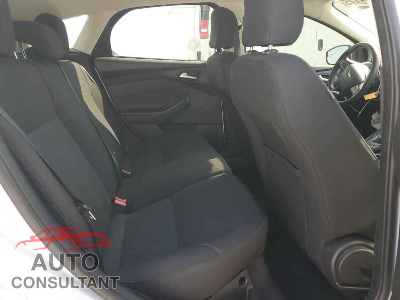 FORD FOCUS 2017 - 1FADP3K27HL232673