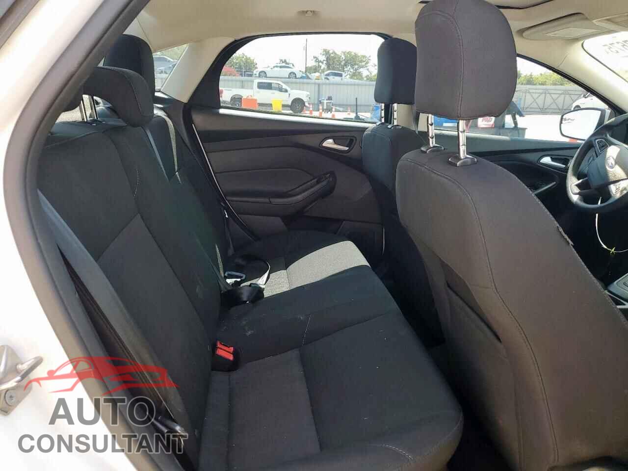 FORD FOCUS 2017 - 1FADP3H26HL324252
