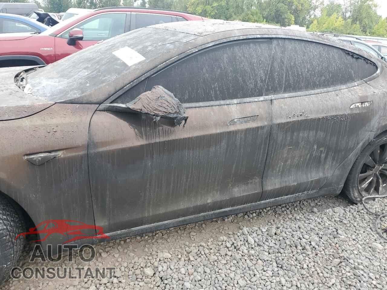 TESLA MODEL S 2015 - 5YJSA4H27FF085786