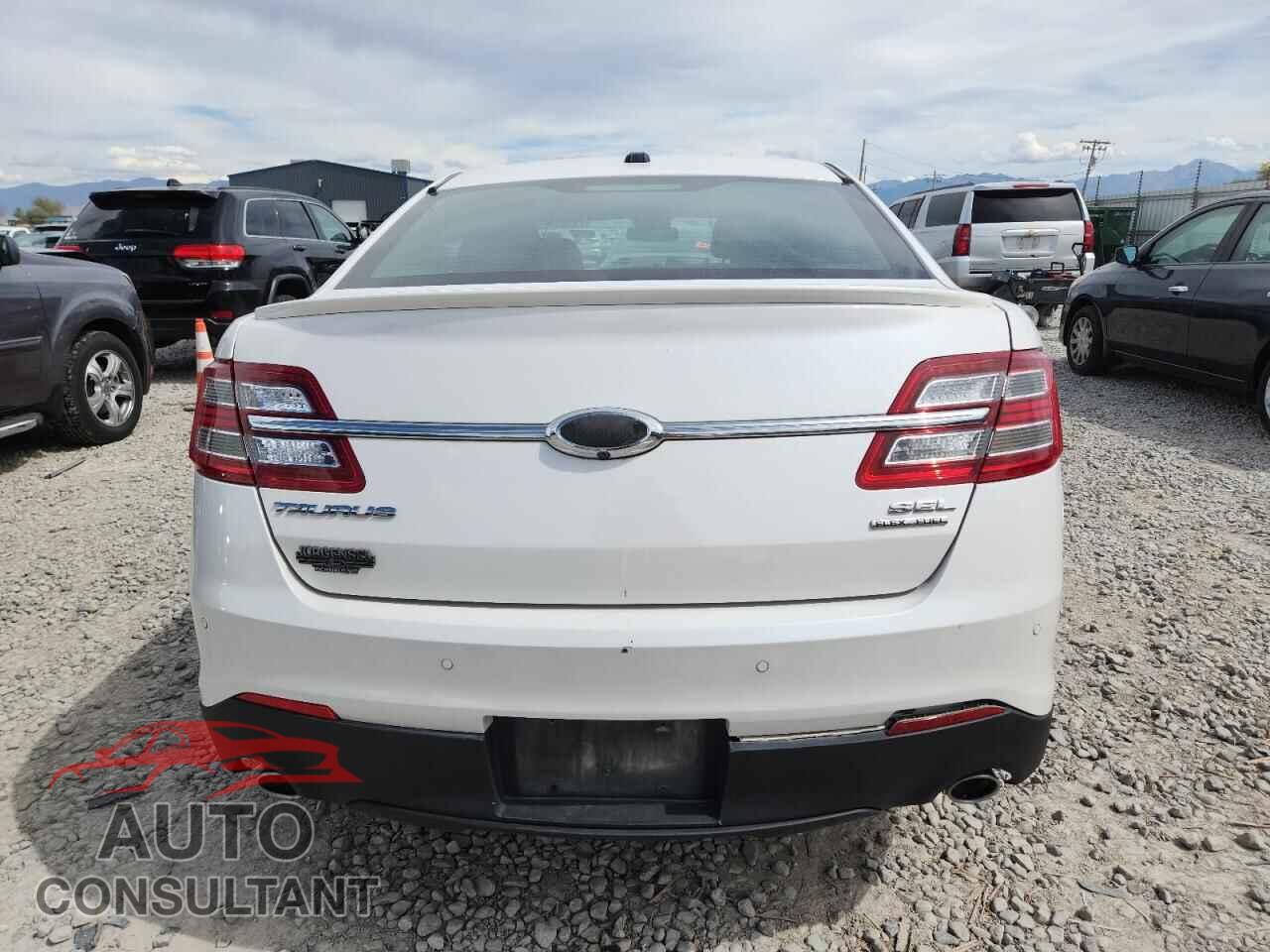 FORD TAURUS 2016 - 1FAHP2E81GG143541