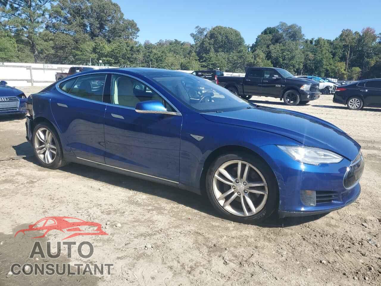 TESLA MODEL S 2015 - 5YJSA1E24FF104815