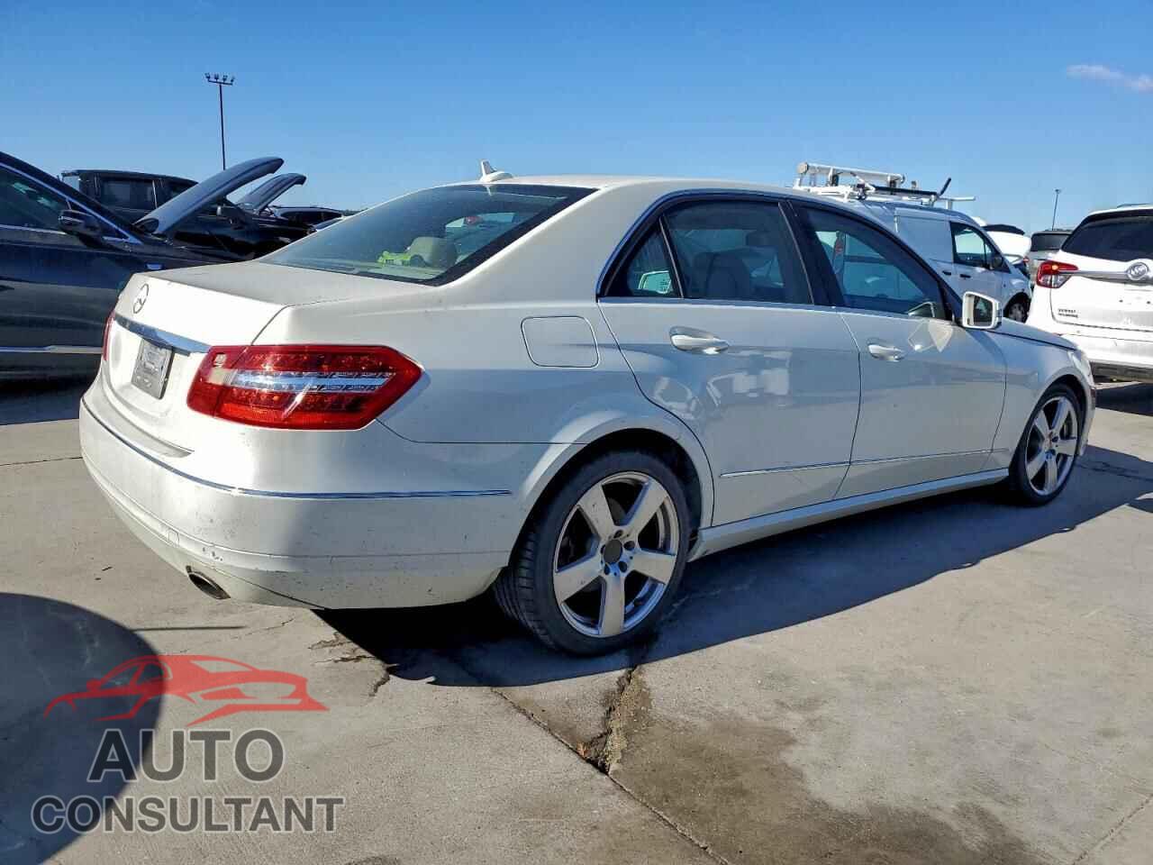 MERCEDES-BENZ E-CLASS 2011 - WDDHF5GB2BA297815