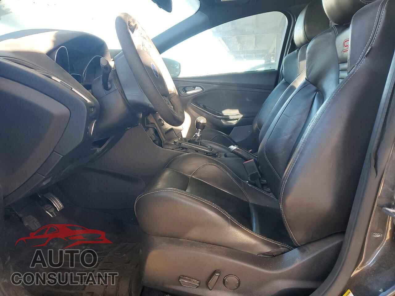 FORD FOCUS 2016 - 1FADP3L96GL324996