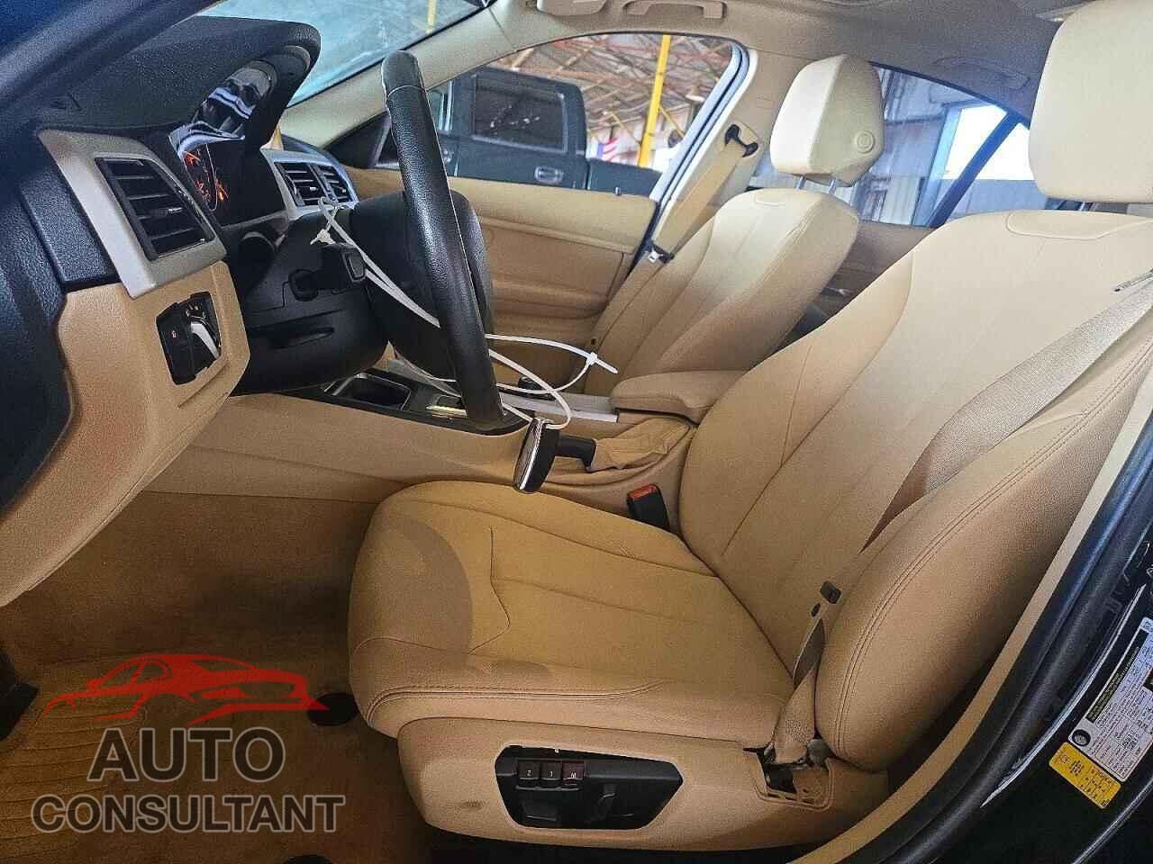 BMW 3 SERIES 2012 - WBA3C1C51CF433875