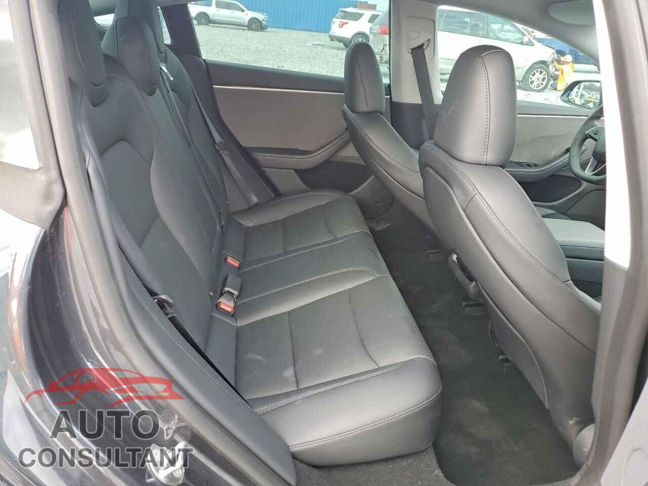 TESLA MODEL 3 2025 - 5YJ3E1EAXSF968097
