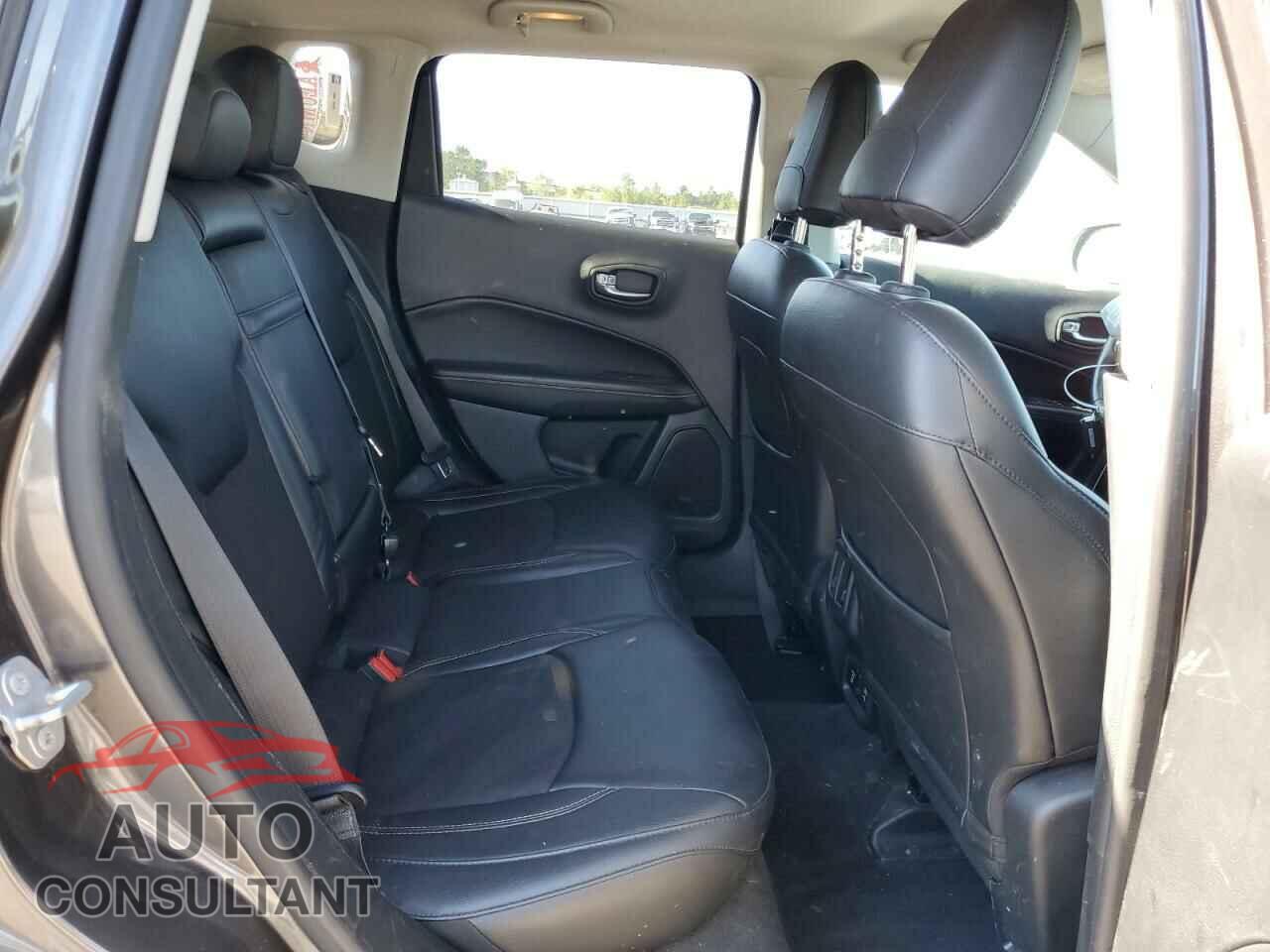 JEEP COMPASS 2018 - 3C4NJDBB7JT333096