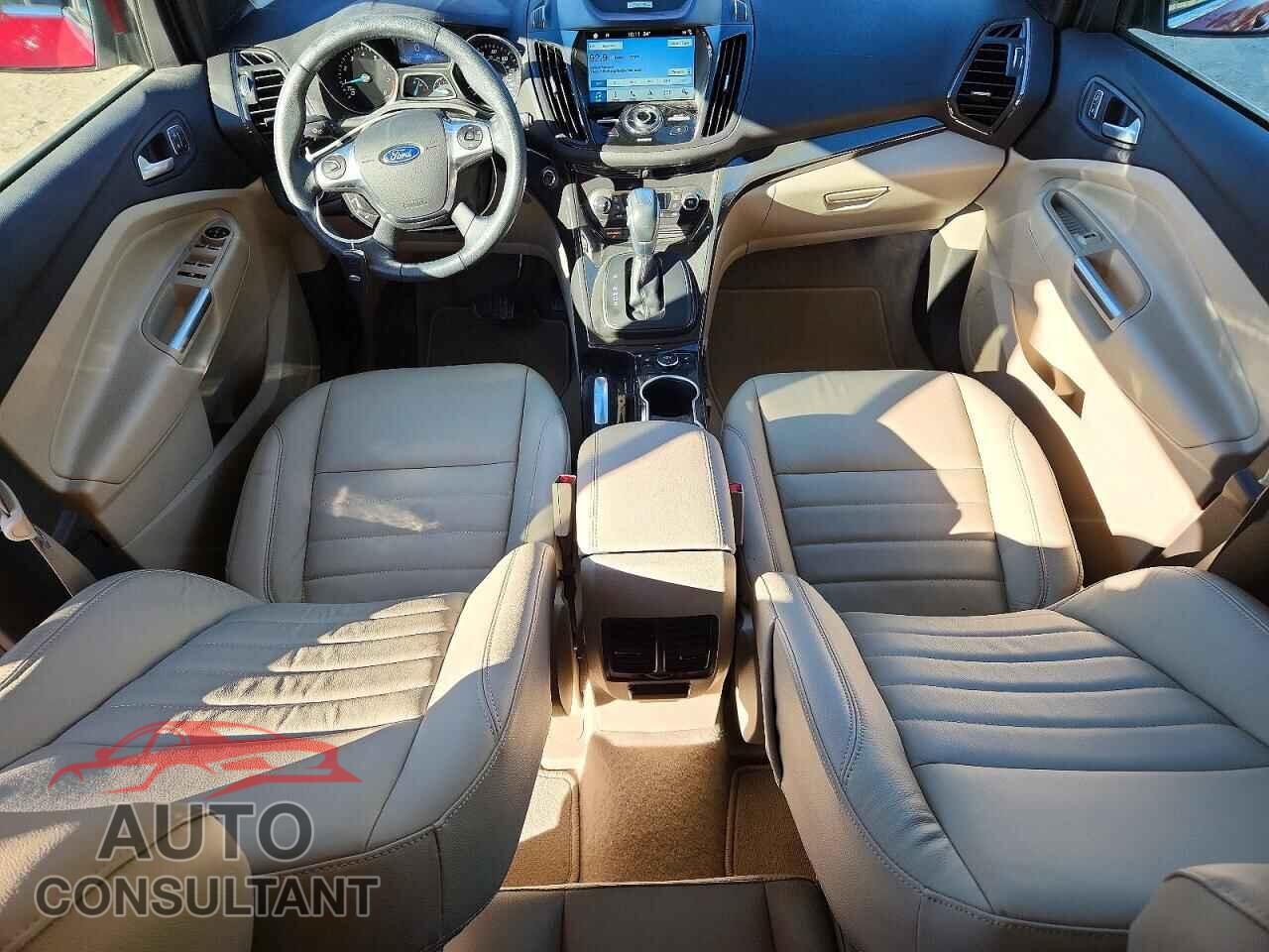 FORD ESCAPE 2016 - 1FMCU0J90GUA81630