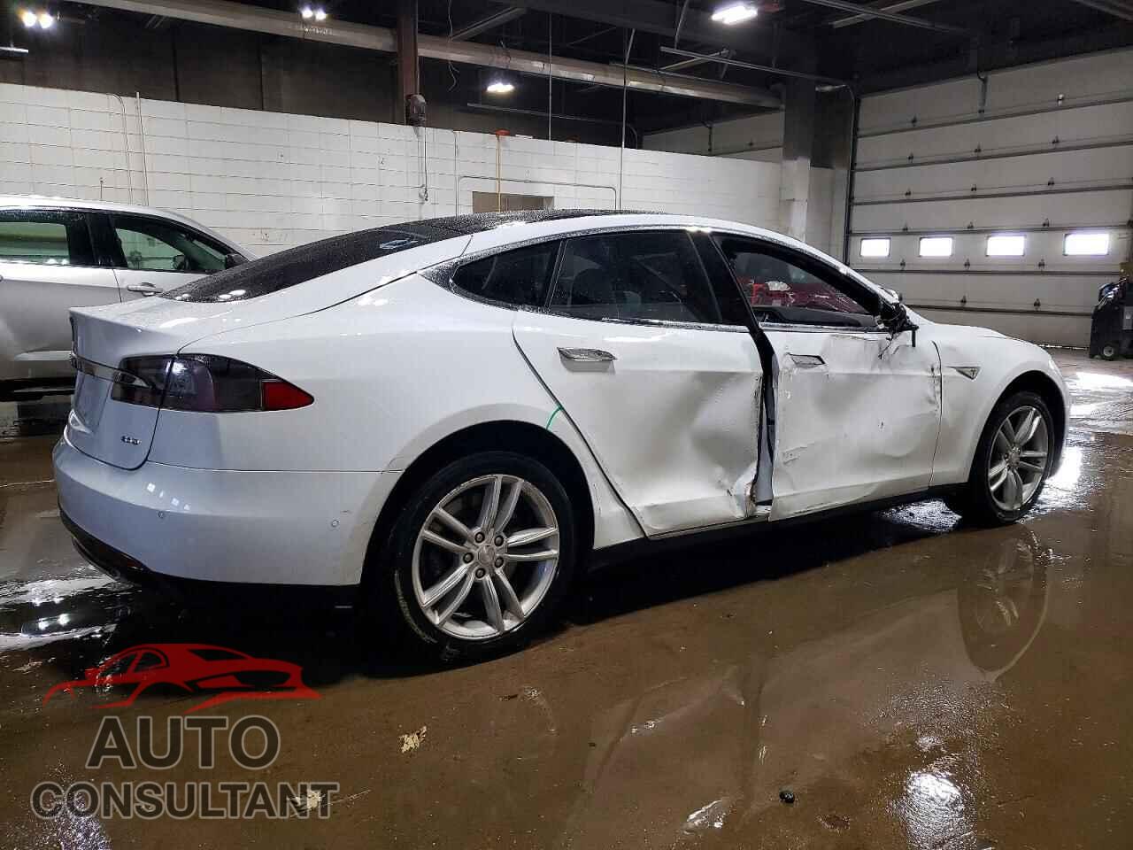 TESLA MODEL S 2015 - 5YJSA1E2XFF108402