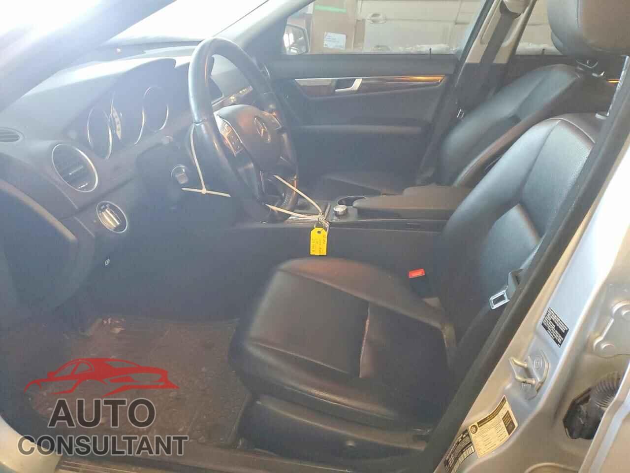 MERCEDES-BENZ C-CLASS 2012 - WDDGF8BB2CA603028