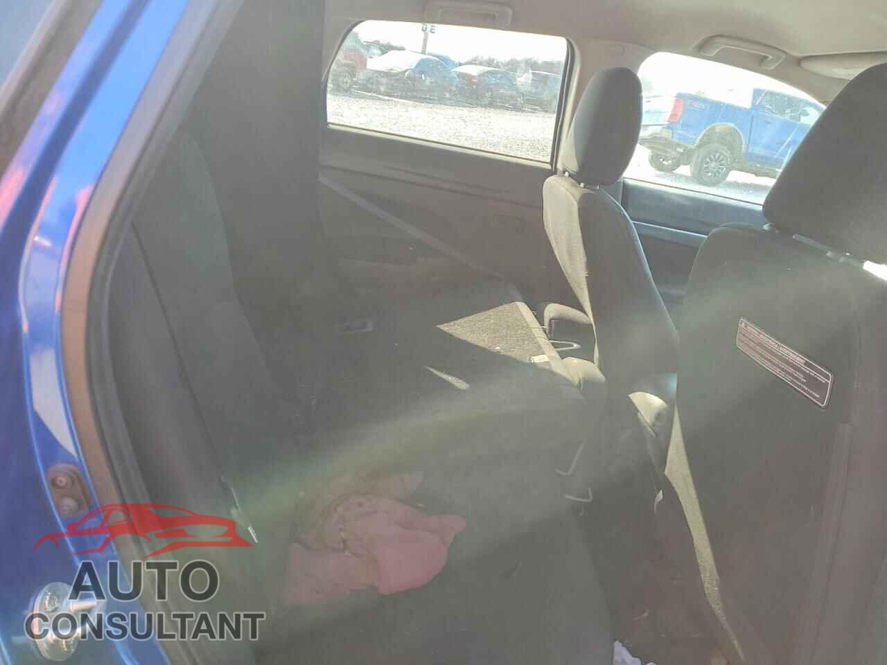 MITSUBISHI OUTLANDER 2015 - 4A4AP3AUXFE018352