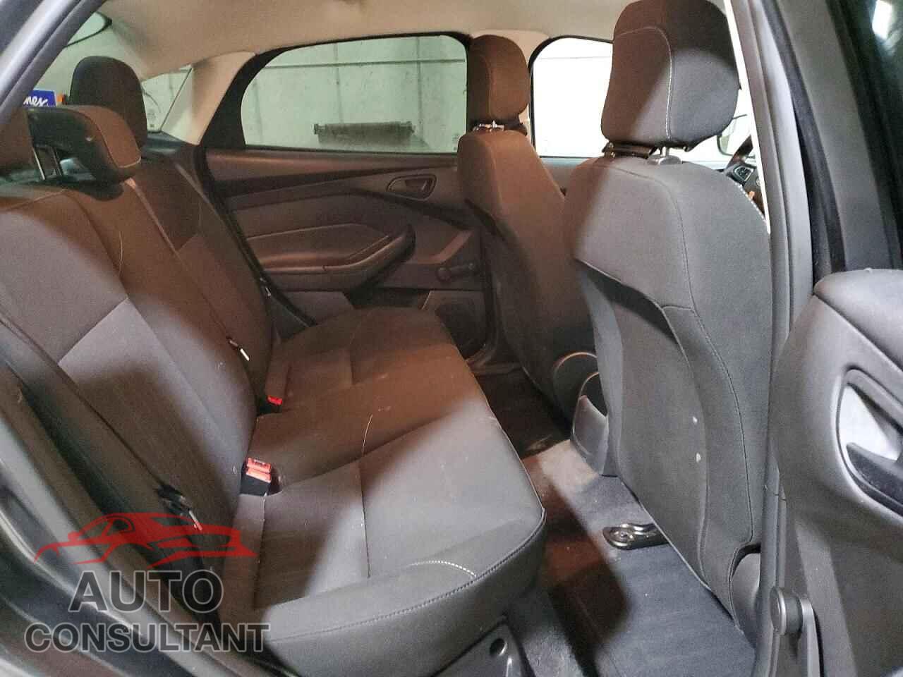 FORD FOCUS 2018 - 1FADP3E20JL325701