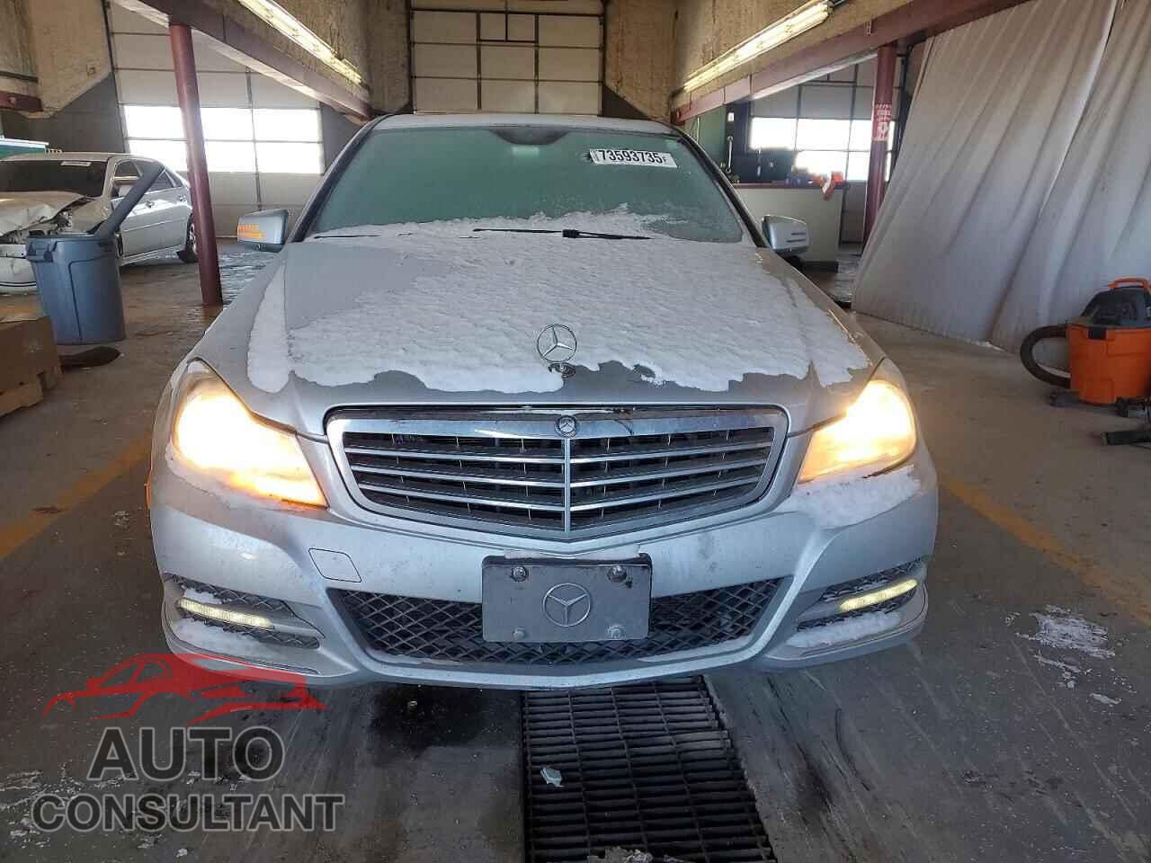 MERCEDES-BENZ C-CLASS 2012 - WDDGF8BB2CA603028