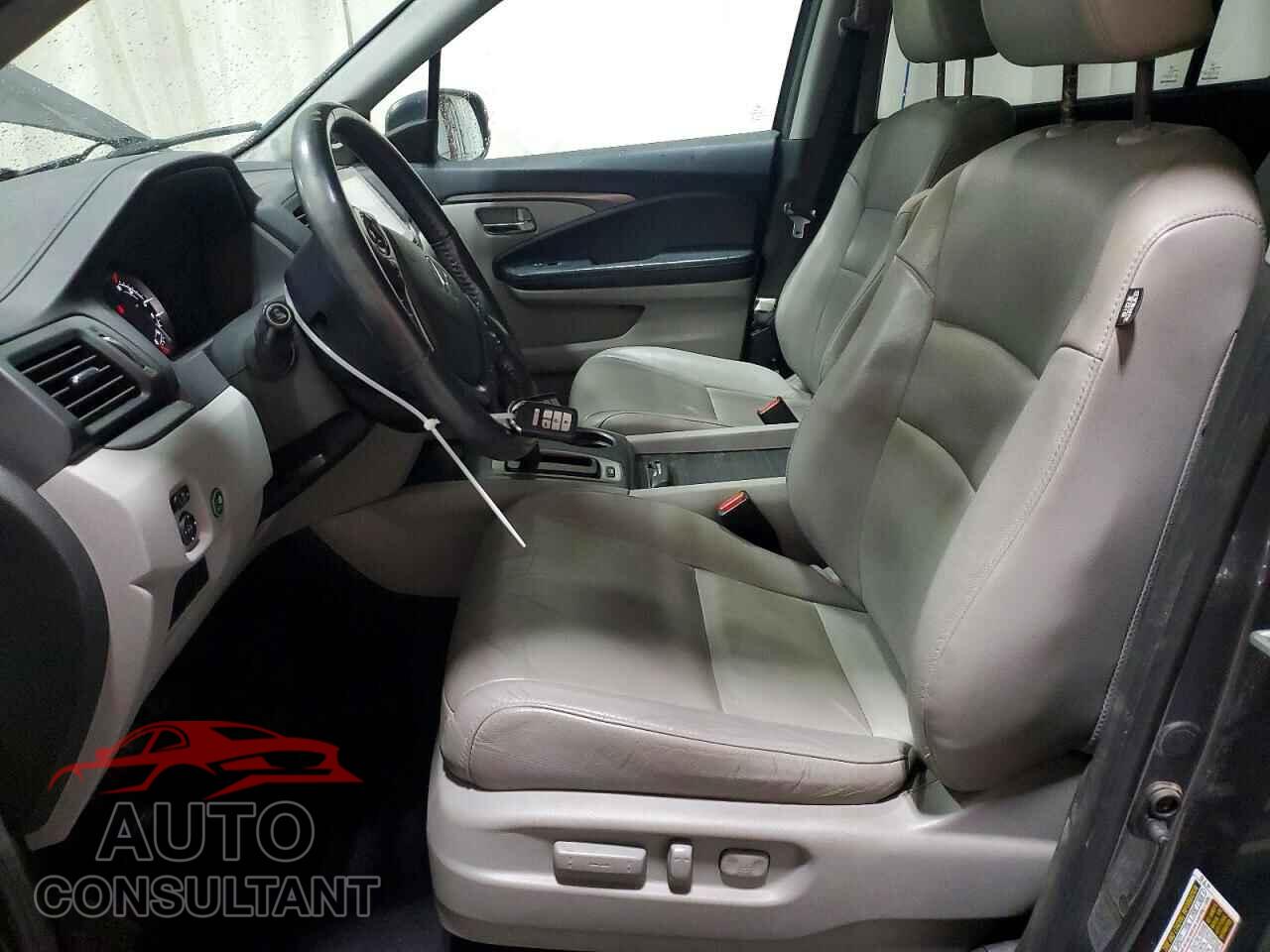 HONDA PILOT 2016 - 5FNYF6H88GB017624