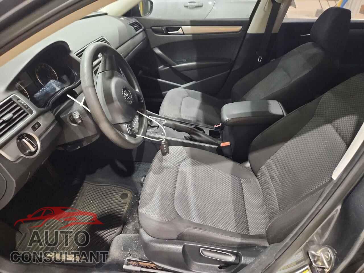 VOLKSWAGEN PASSAT 2012 - 1VWAP7A33CC094604