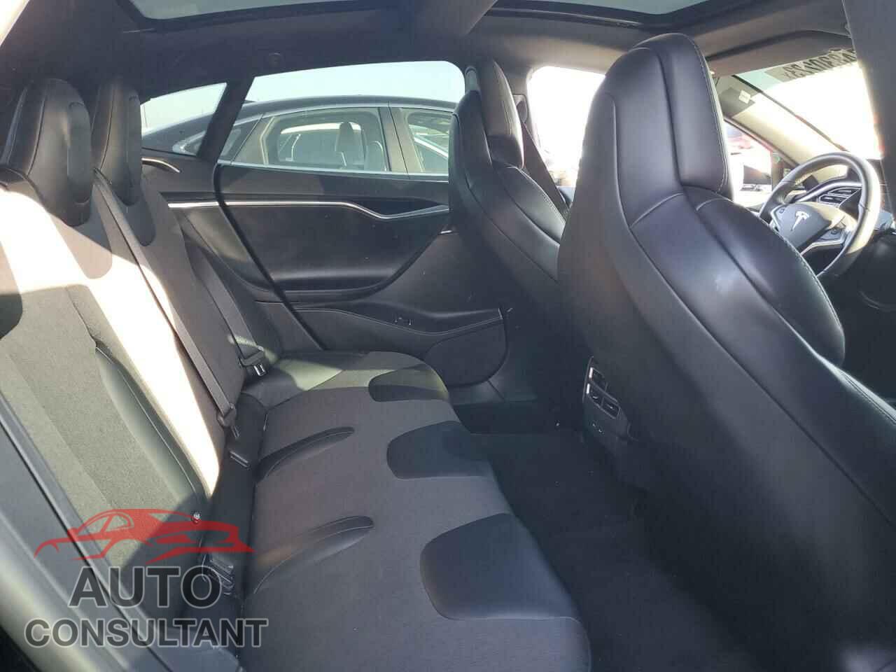 TESLA MODEL S 2017 - 5YJSA1E17HF209651