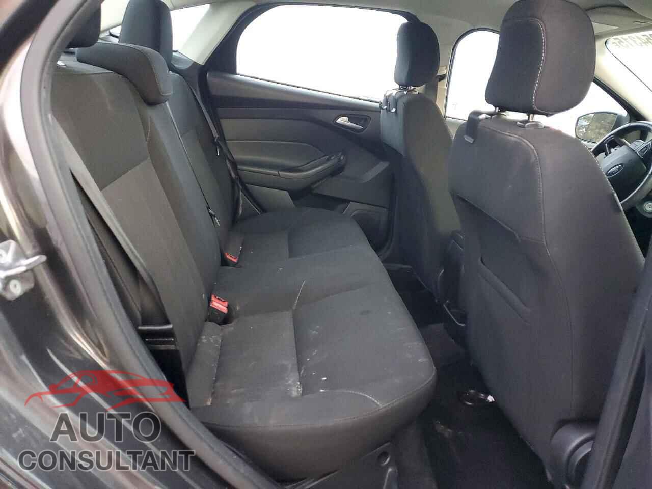 FORD FOCUS 2018 - 1FADP3FE1JL215863