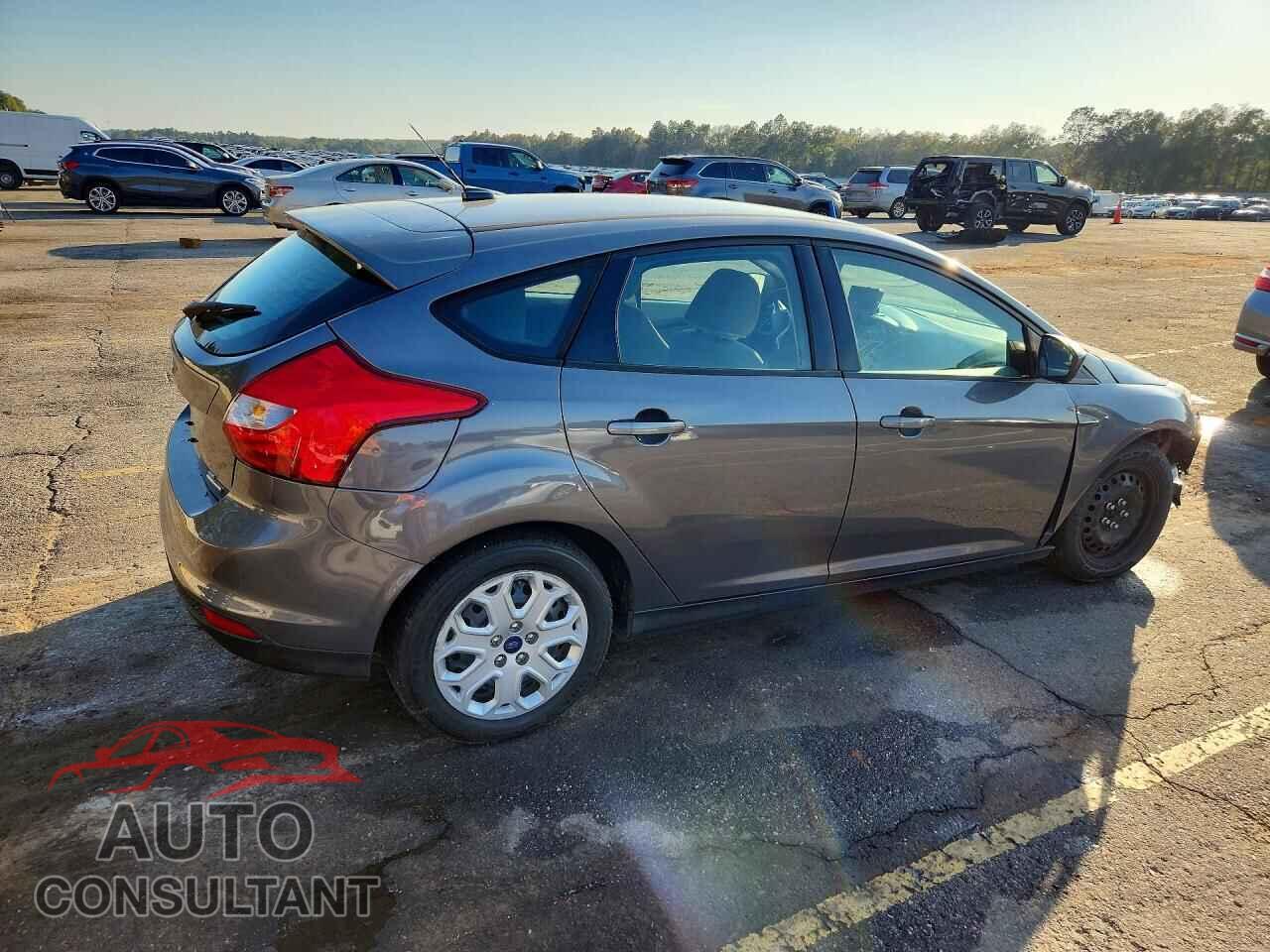 FORD FOCUS 2012 - 1FAHP3K26CL433393