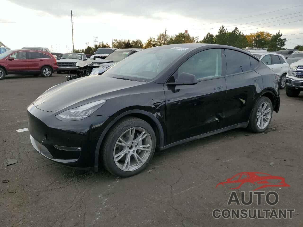 TESLA MODEL Y 2021 - 5YJYGDEE2MF153738