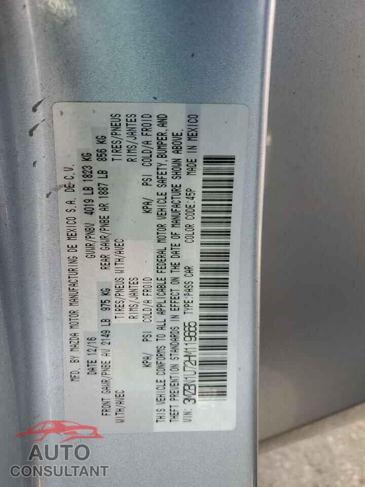 MAZDA 3 2017 - 3MZBN1U72HM119665