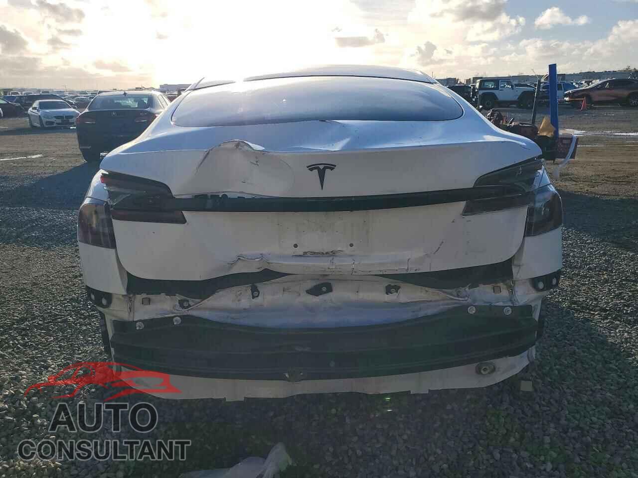 TESLA MODEL S 2021 - 5YJSA1E52MF452345