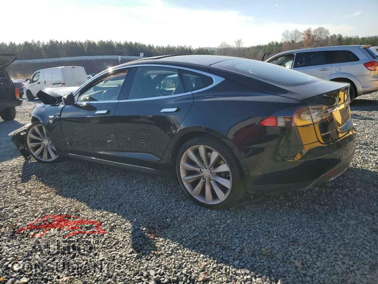 TESLA MODEL S 2015 - 5YJSA1E10FF115916
