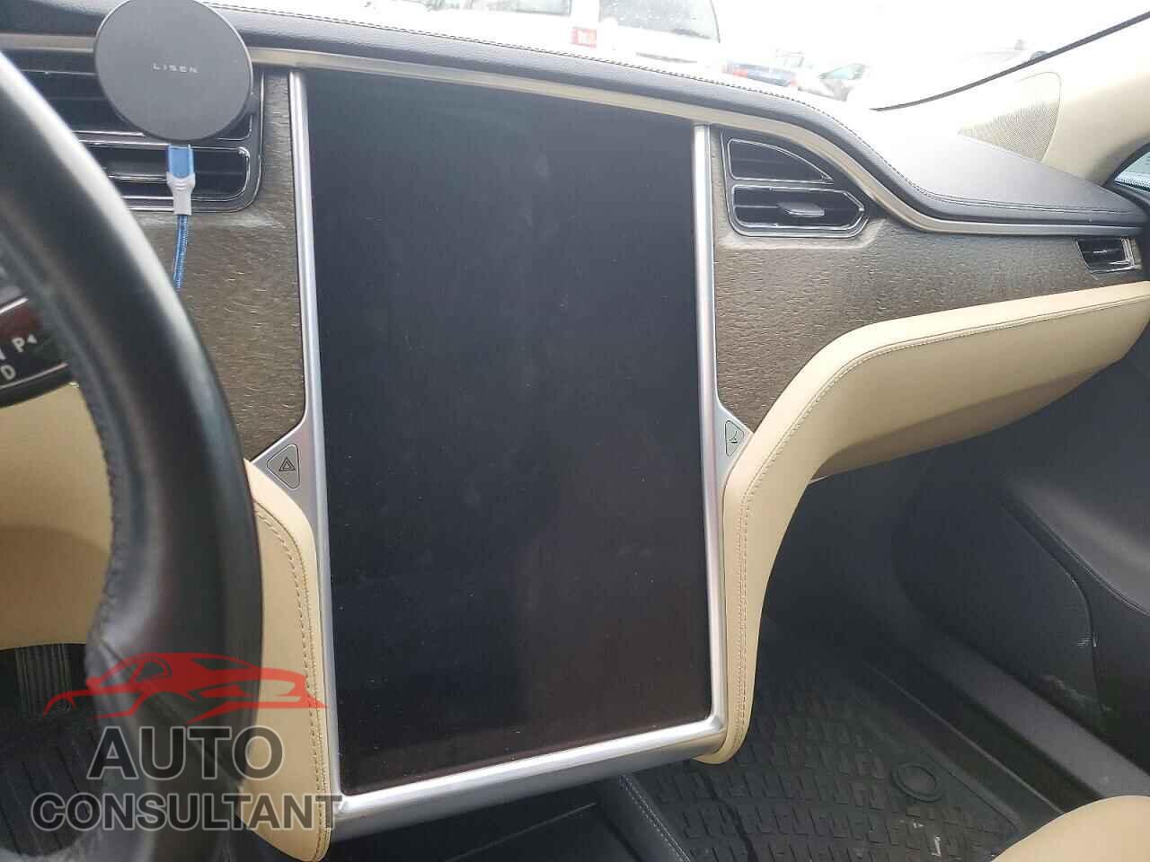 TESLA MODEL S 2013 - 5YJSA1DN5DFP06017