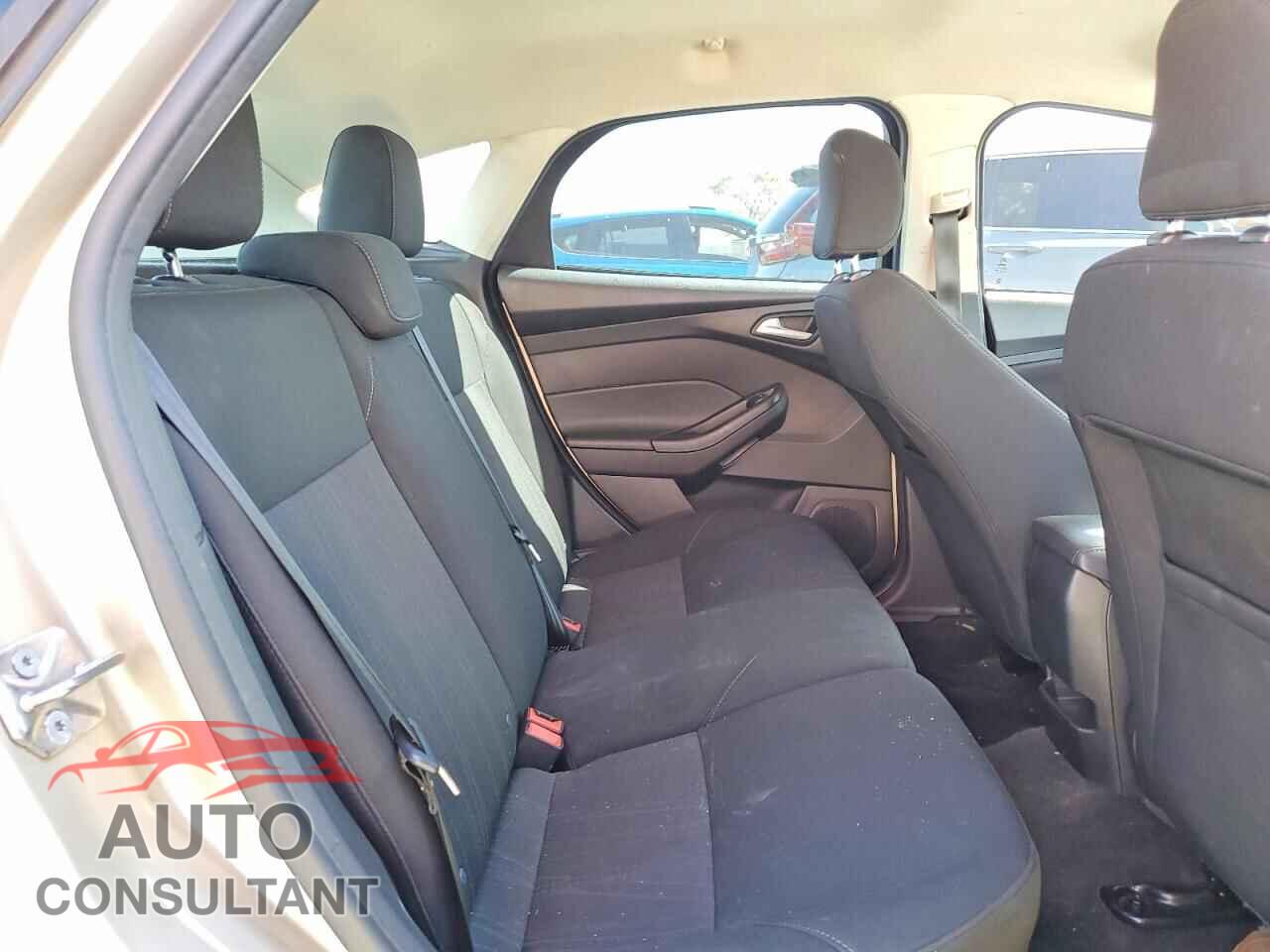FORD FOCUS 2017 - 1FADP3K23HL338764
