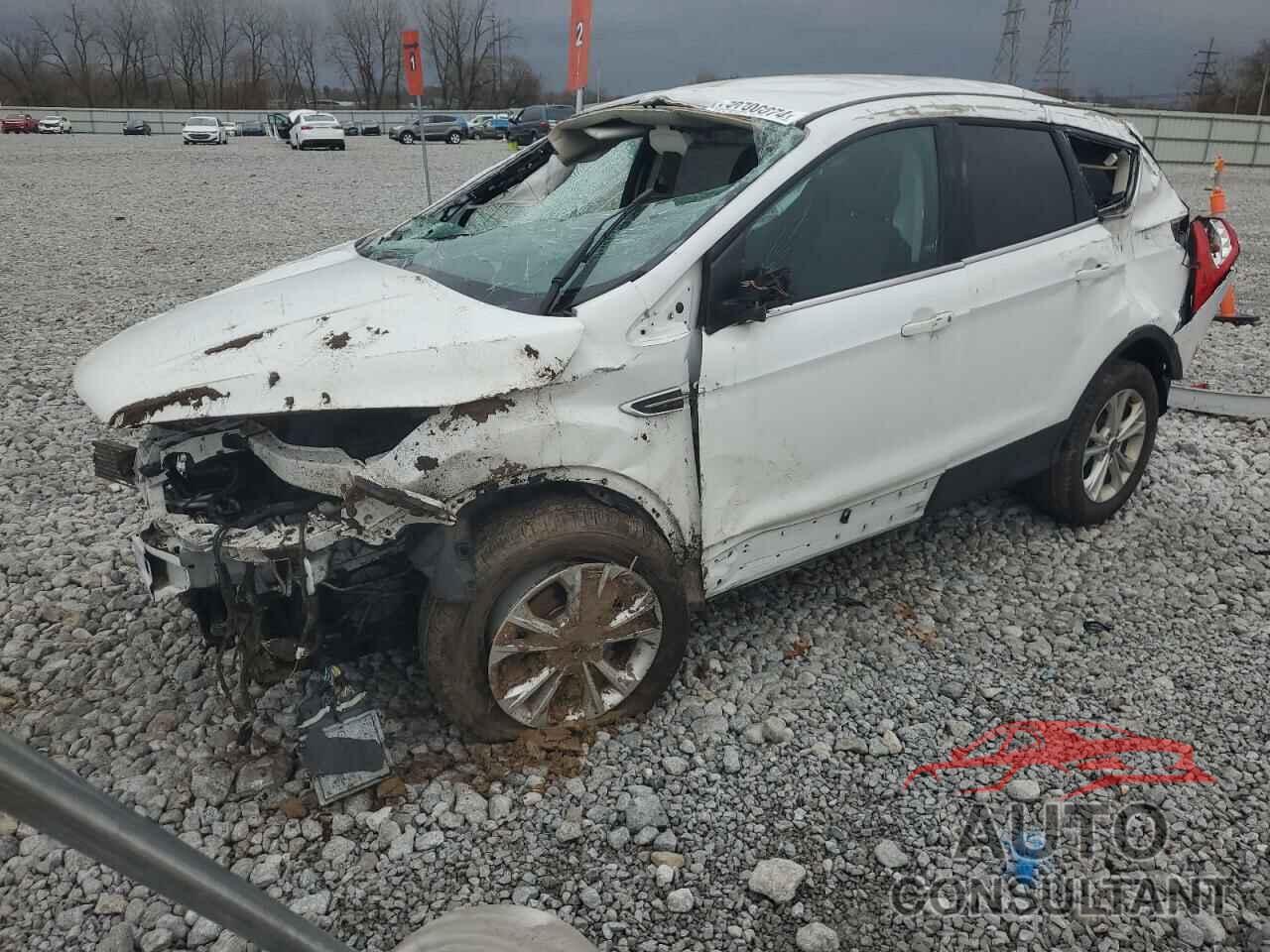 FORD ESCAPE 2017 - 1FMCU0GD1HUB87159