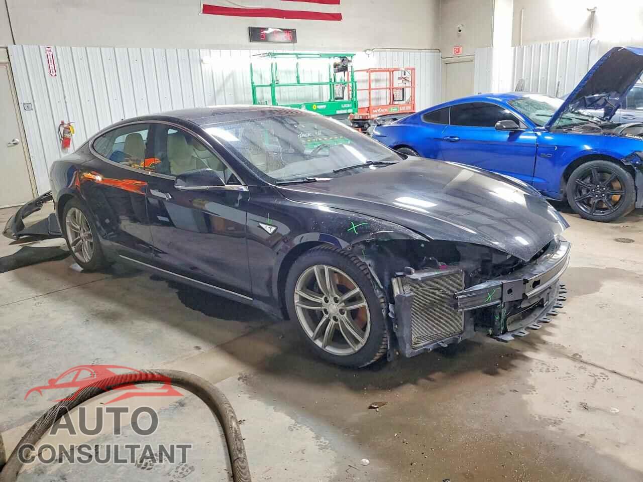 TESLA MODEL S 2015 - 5YJSA1E25FF117914