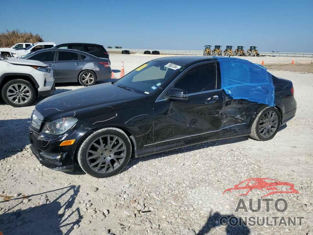 MERCEDES-BENZ C-CLASS 2013 - WDDGF4HB3DR272365