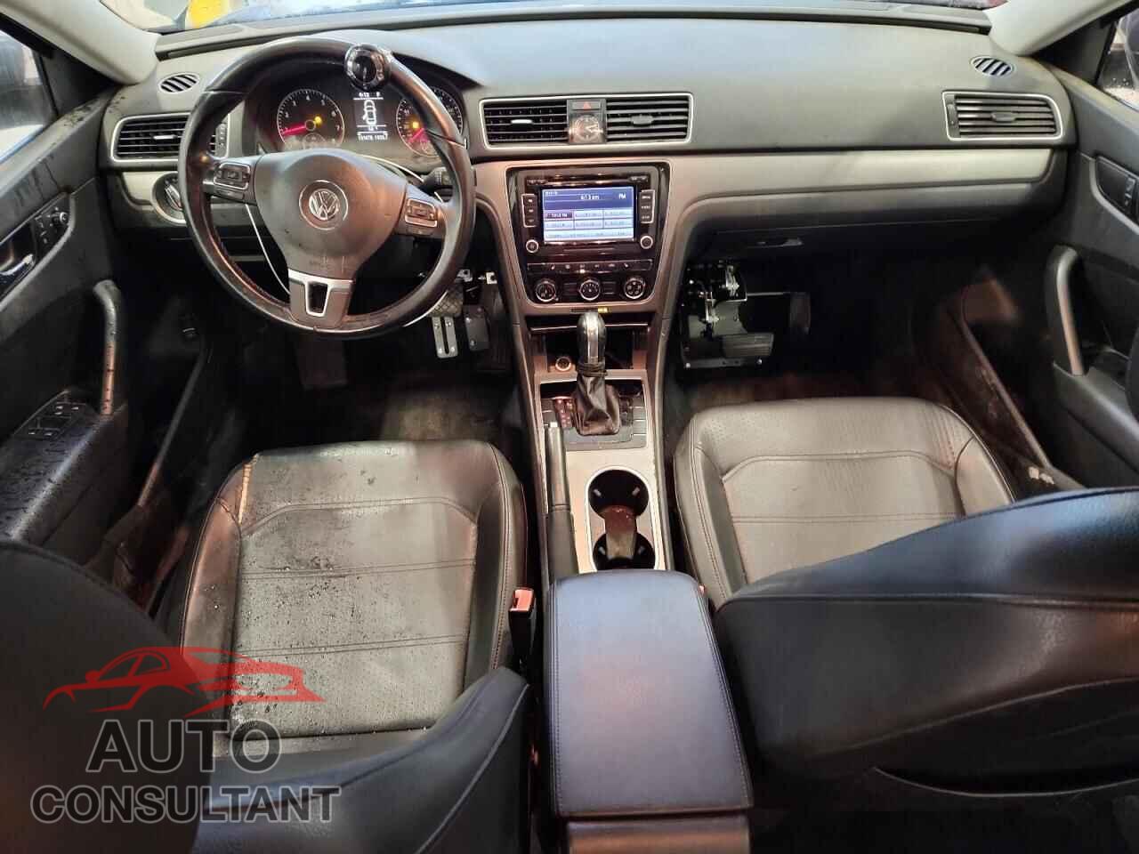 VOLKSWAGEN PASSAT 2014 - 1VWBP7A32EC002843