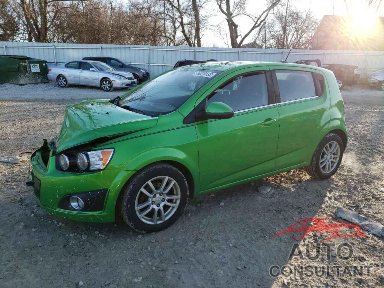 CHEVROLET SONIC 2015 - 1G1JC6SH6F4120008