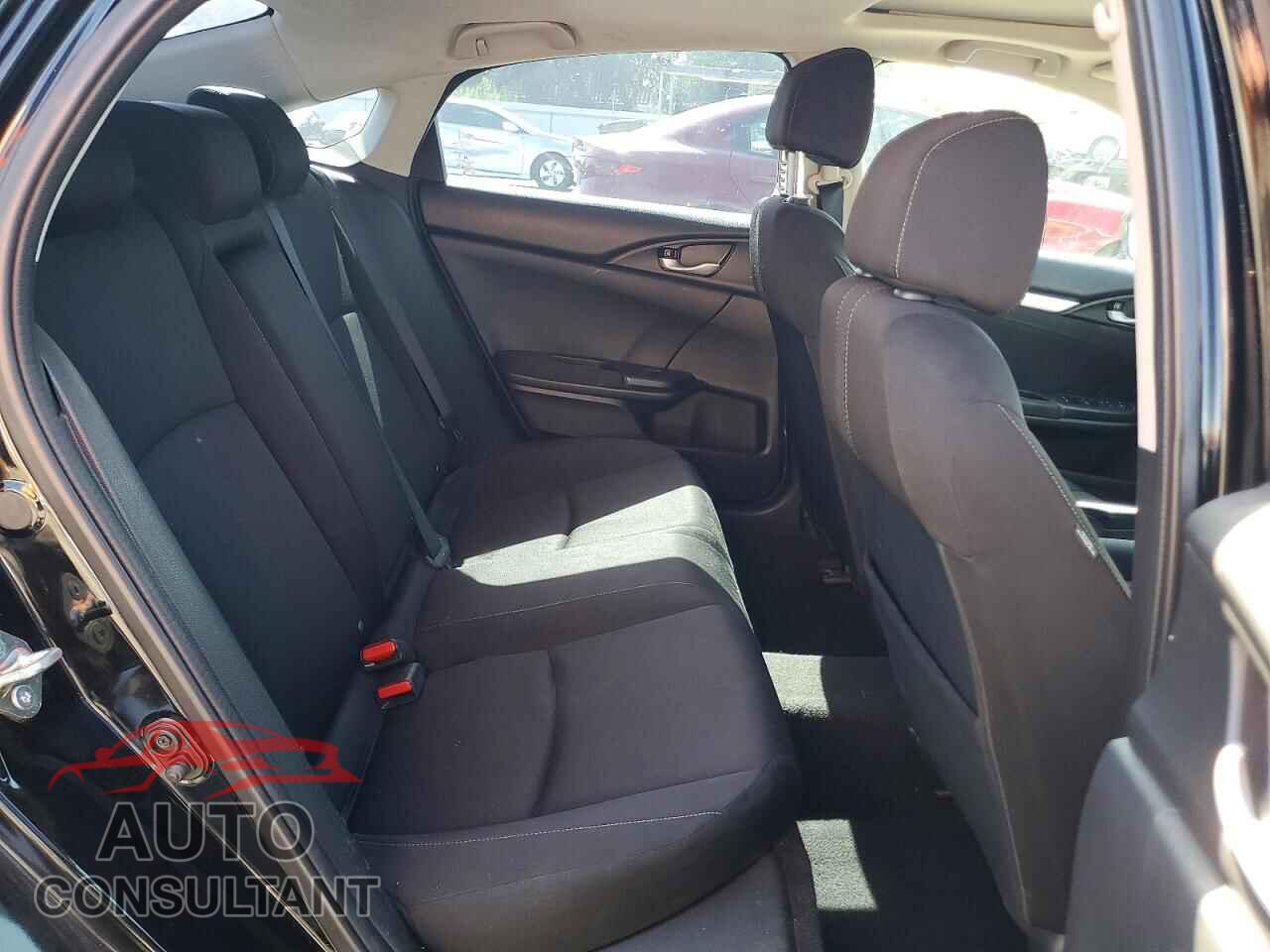 HONDA CIVIC 2018 - 2HGFC2F76JH590835