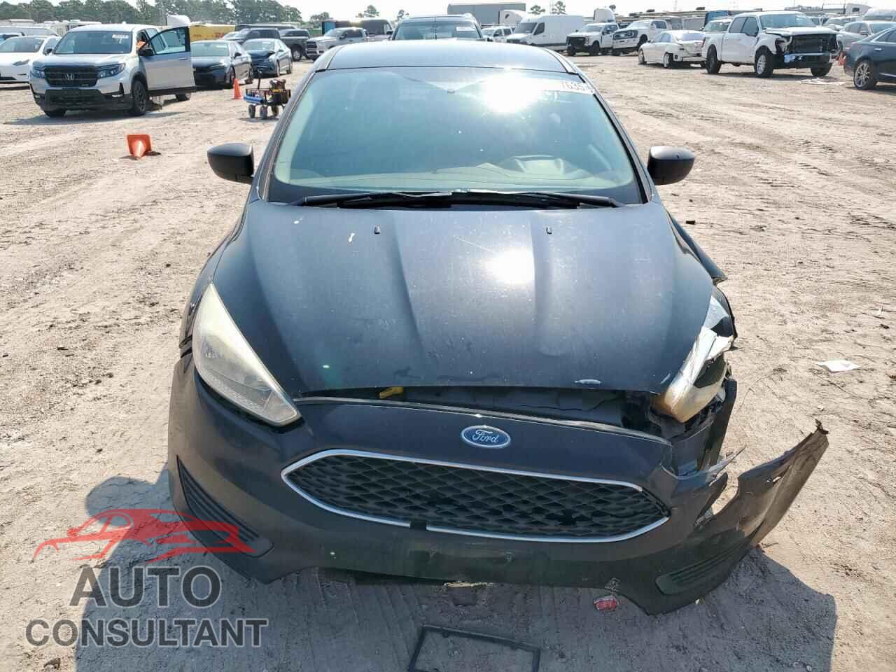 FORD FOCUS 2017 - 1FADP3E25HL244378
