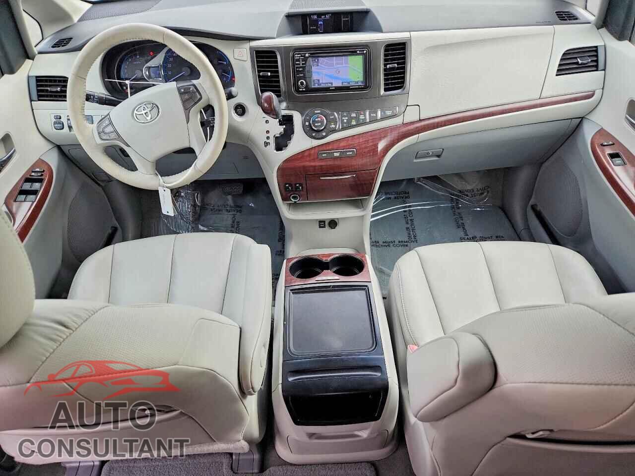 TOYOTA SIENNA 2013 - 5TDYK3DC8DS291269