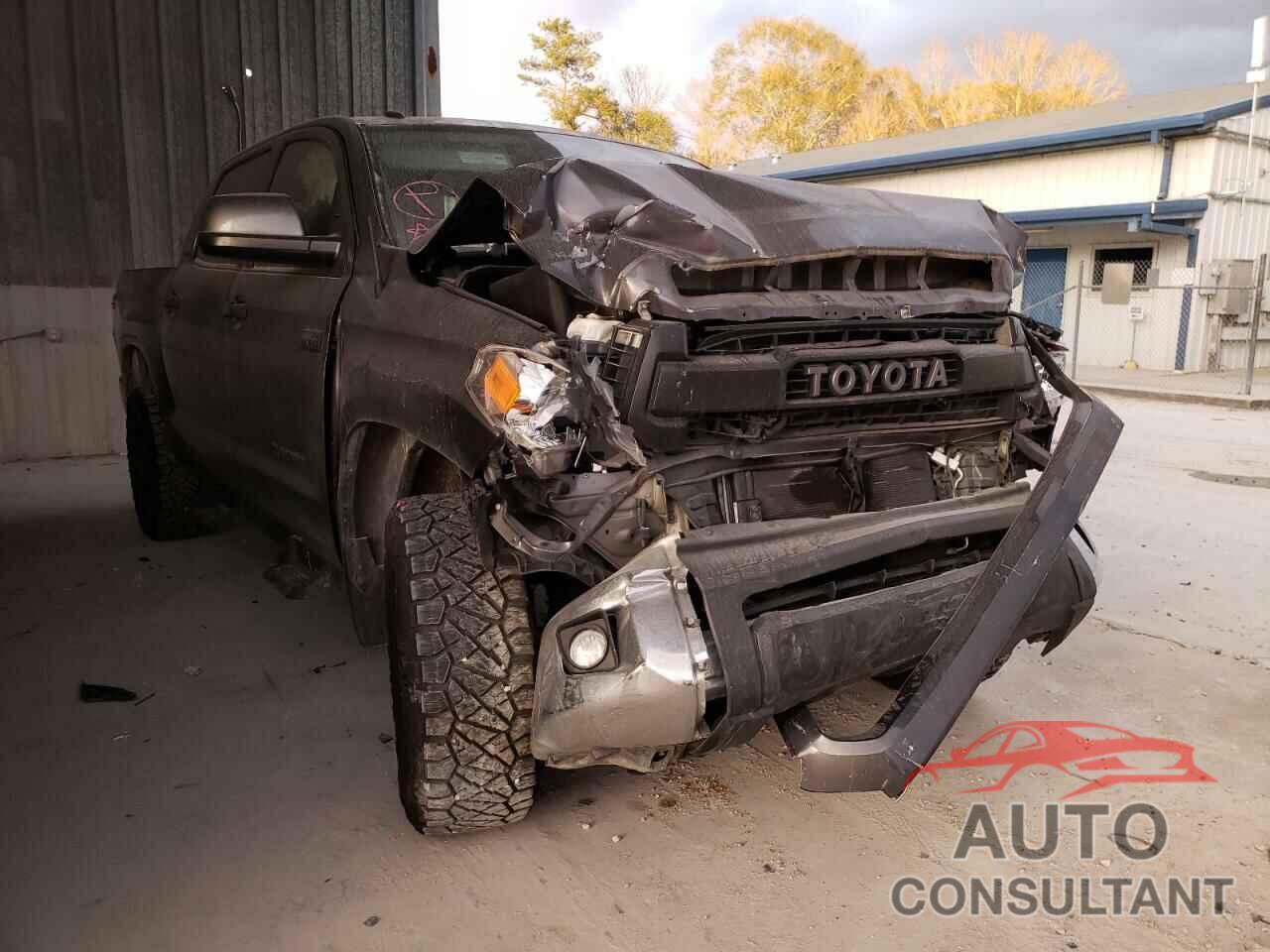 TOYOTA TUNDRA 2017 - 5TFDW5F18HX609949