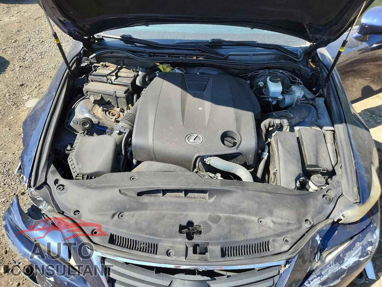 LEXUS IS 2014 - JTHCF1D27E5011227