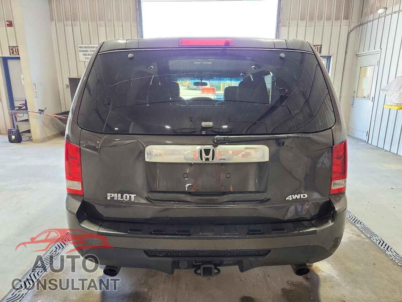 HONDA PILOT 2013 - 5FNYF4H48DB071566