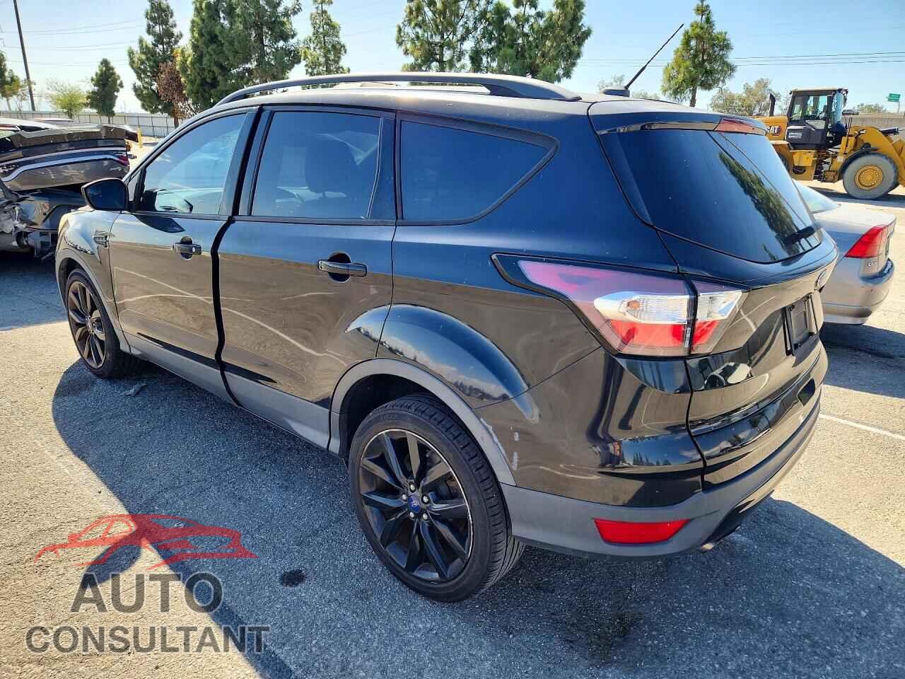 FORD ESCAPE 2017 - 1FMCU0GD5HUD93777