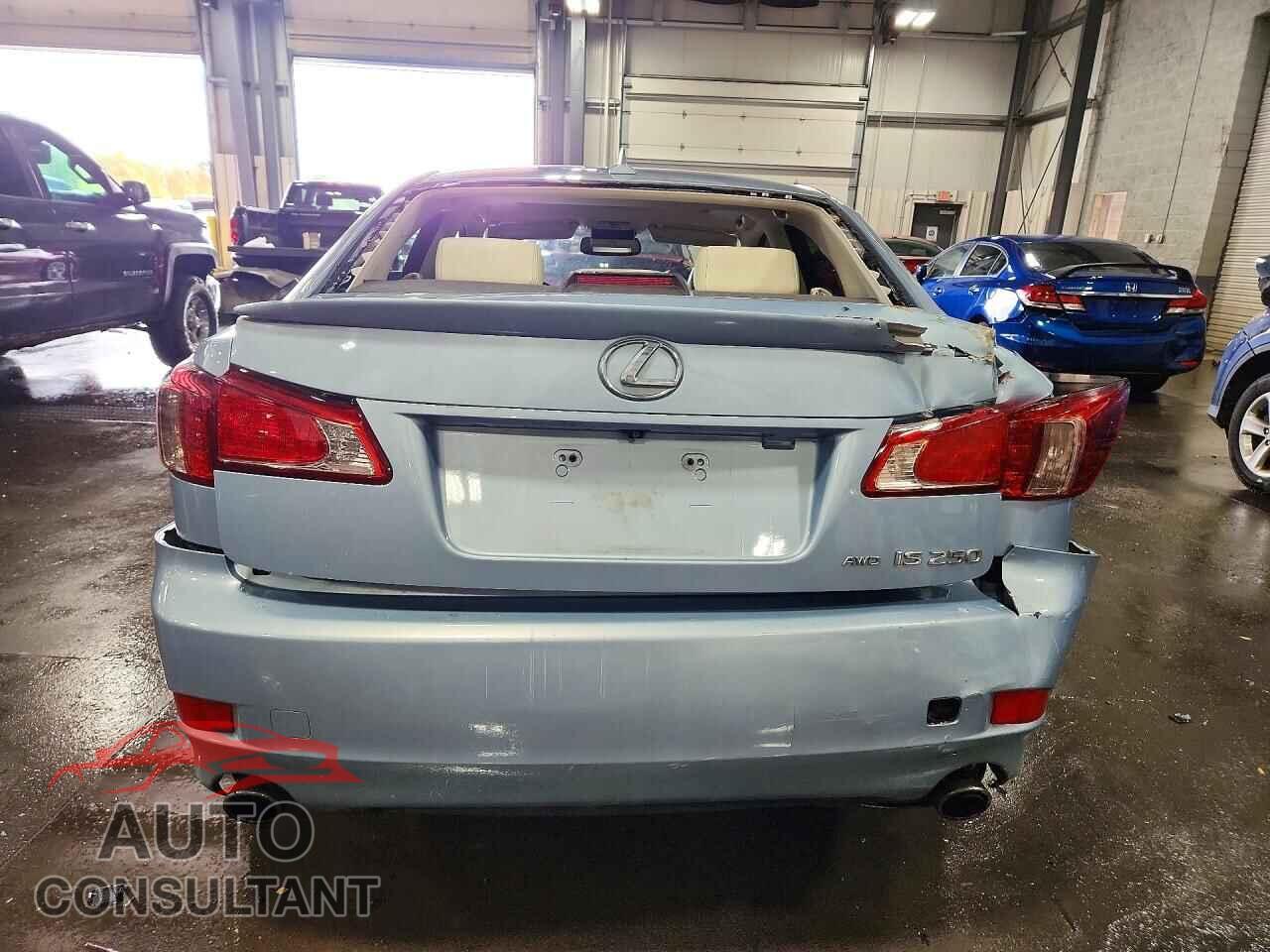 LEXUS IS 2011 - JTHCF5C25B5049513
