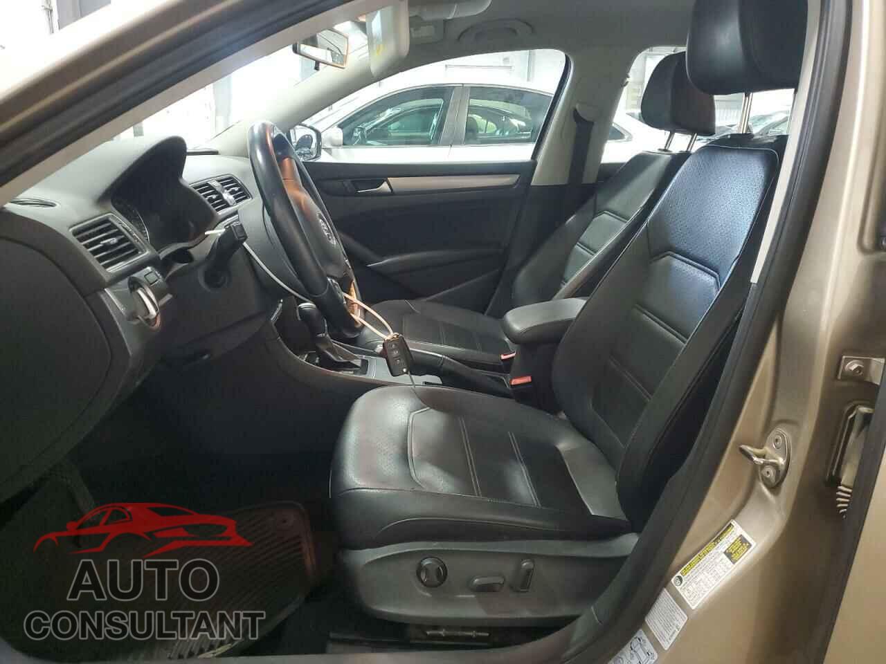 VOLKSWAGEN PASSAT 2015 - 1VWAT7A3XFC088458