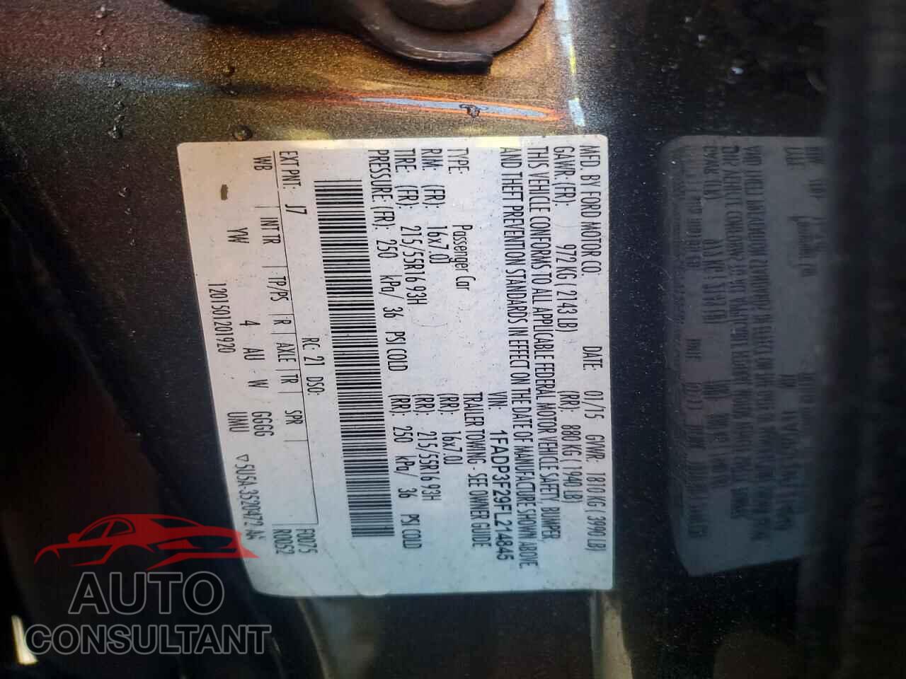 FORD FOCUS 2015 - 1FADP3F29FL214845