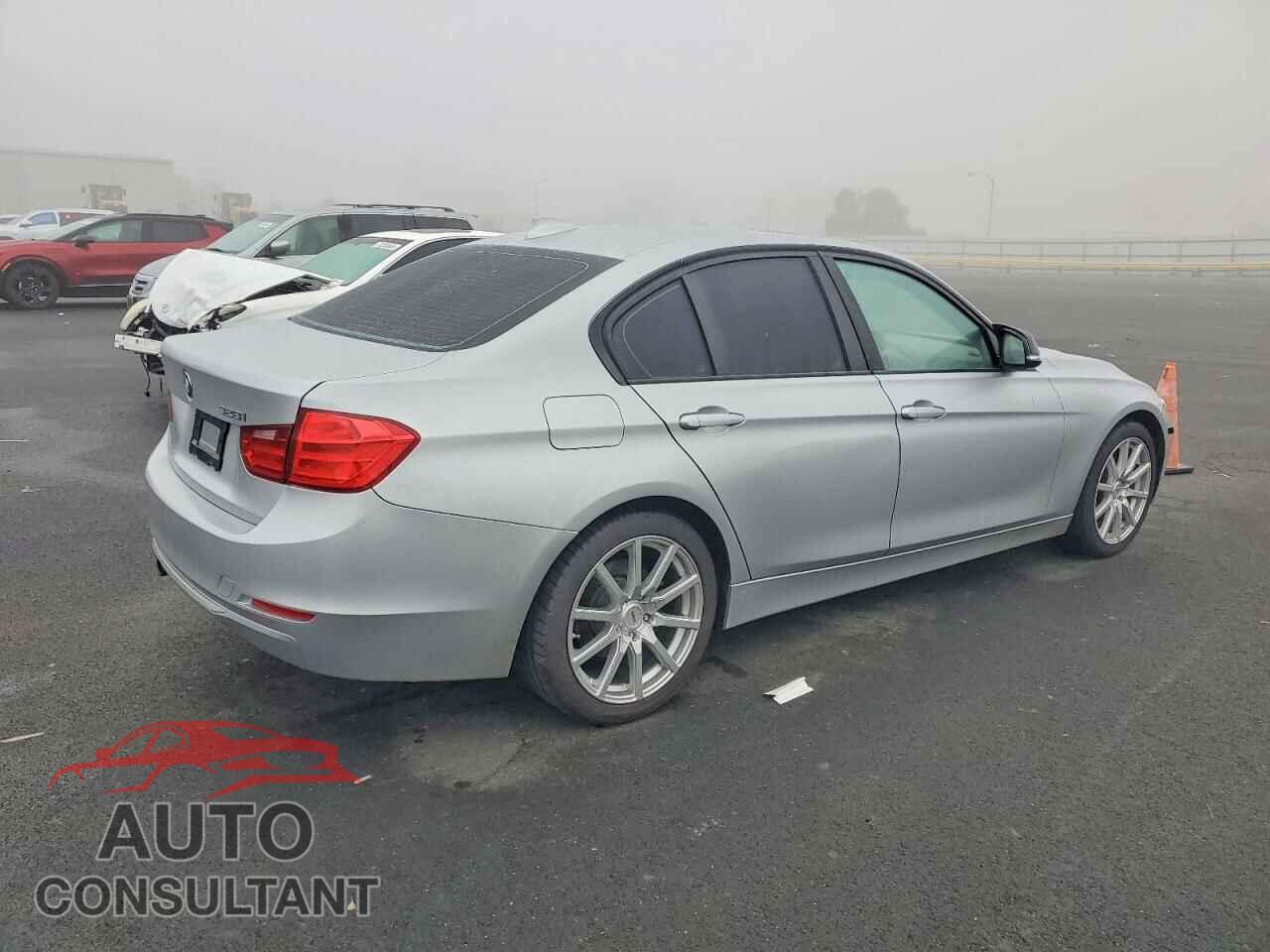 BMW 3 SERIES 2013 - WBA3A5G50DNP19036