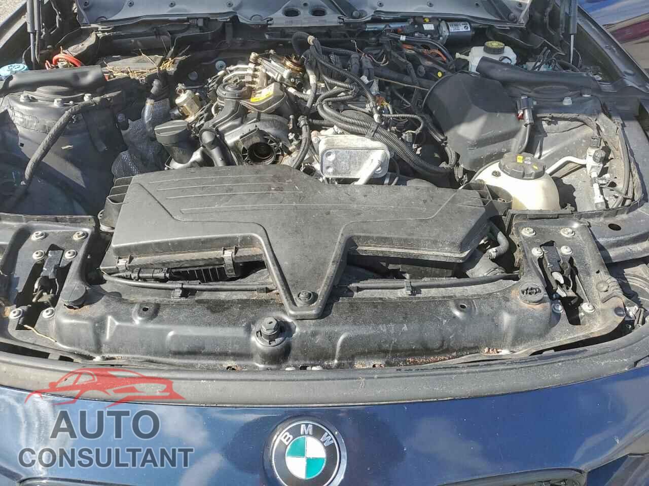 BMW 3 SERIES 2016 - WBA8E3G51GNU05592