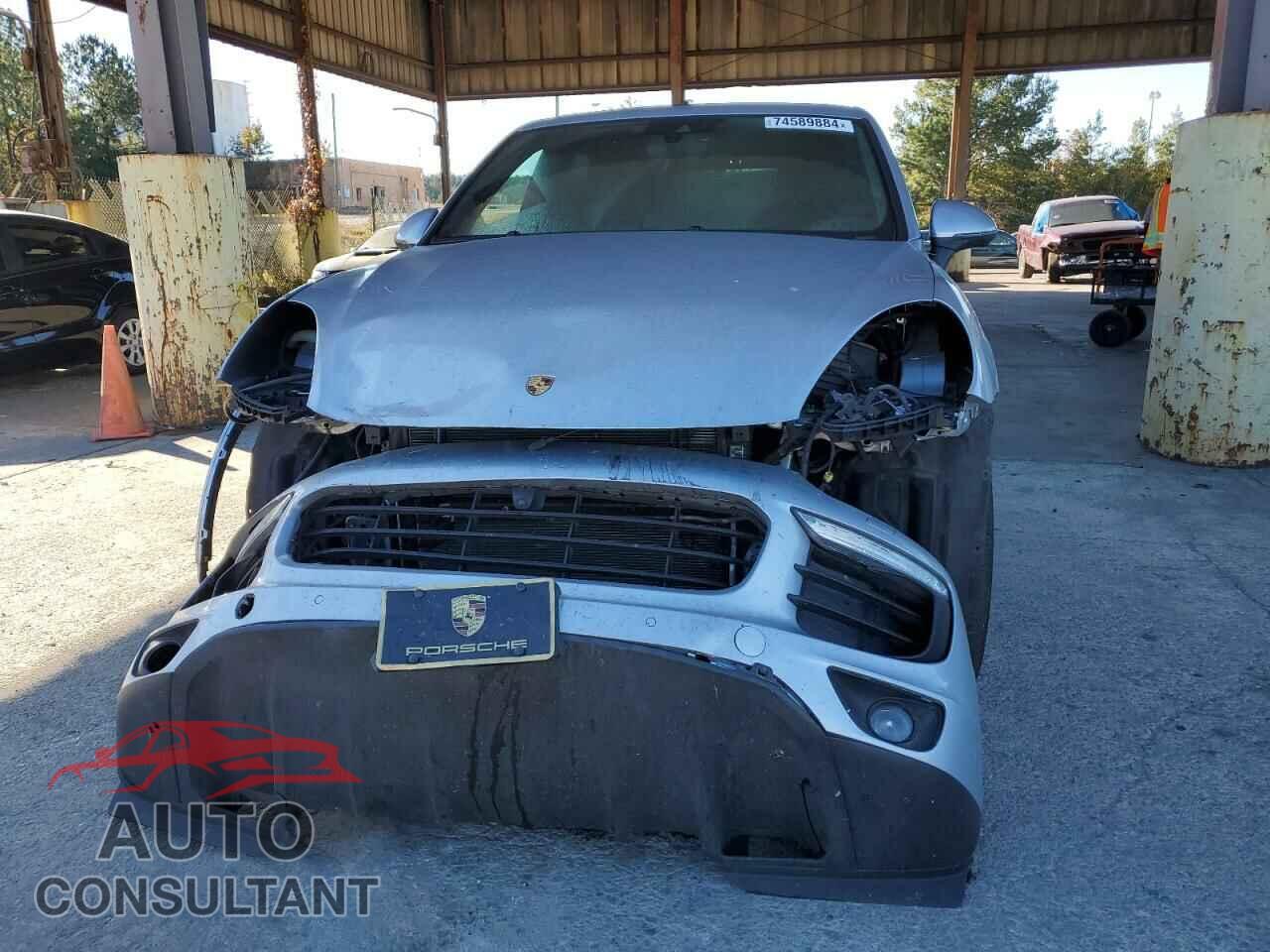 PORSCHE CAYENNE 2017 - WP1AA2A21HKA87077