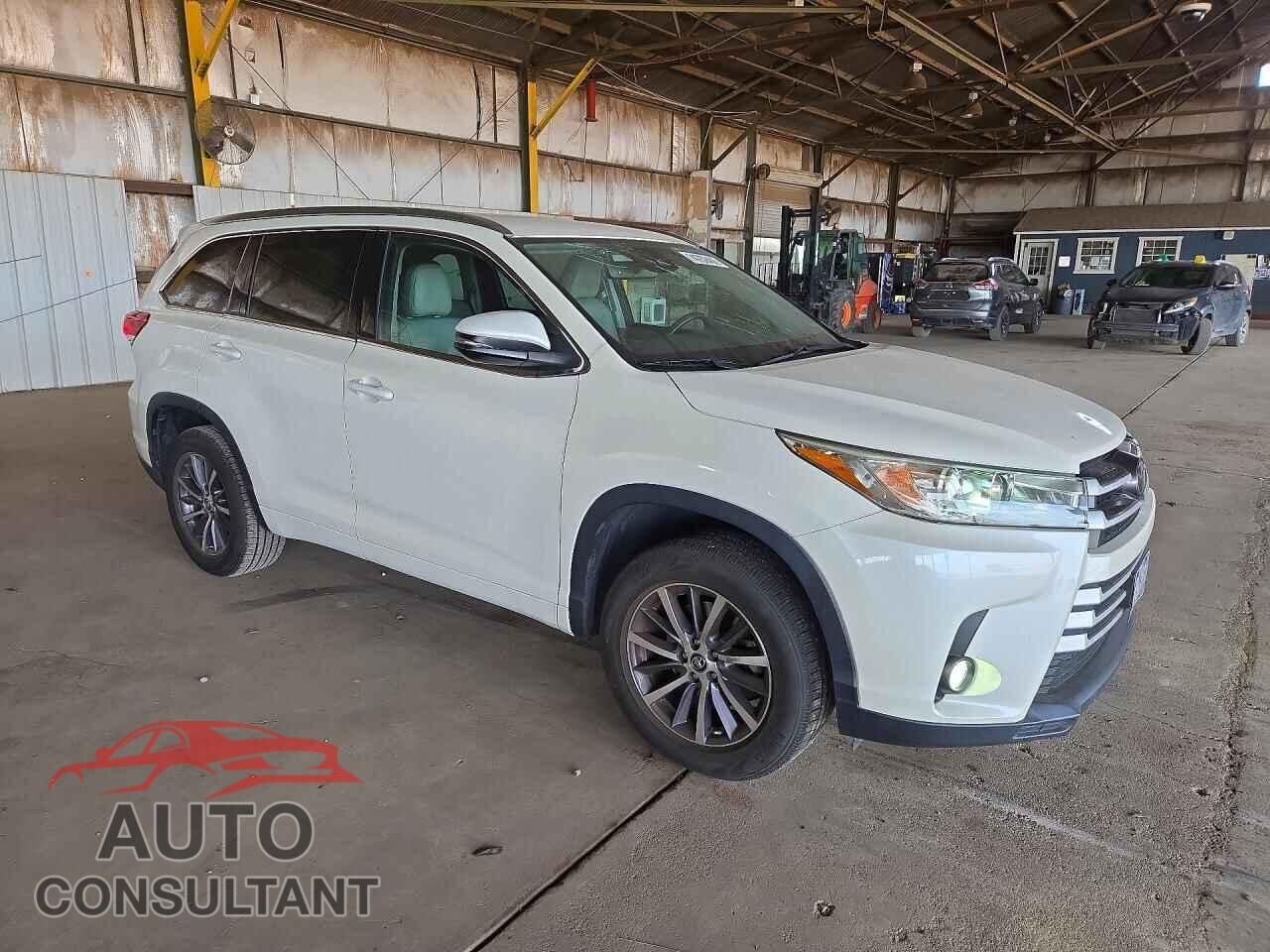 TOYOTA HIGHLANDER 2017 - 5TDKZRFH2HS514182