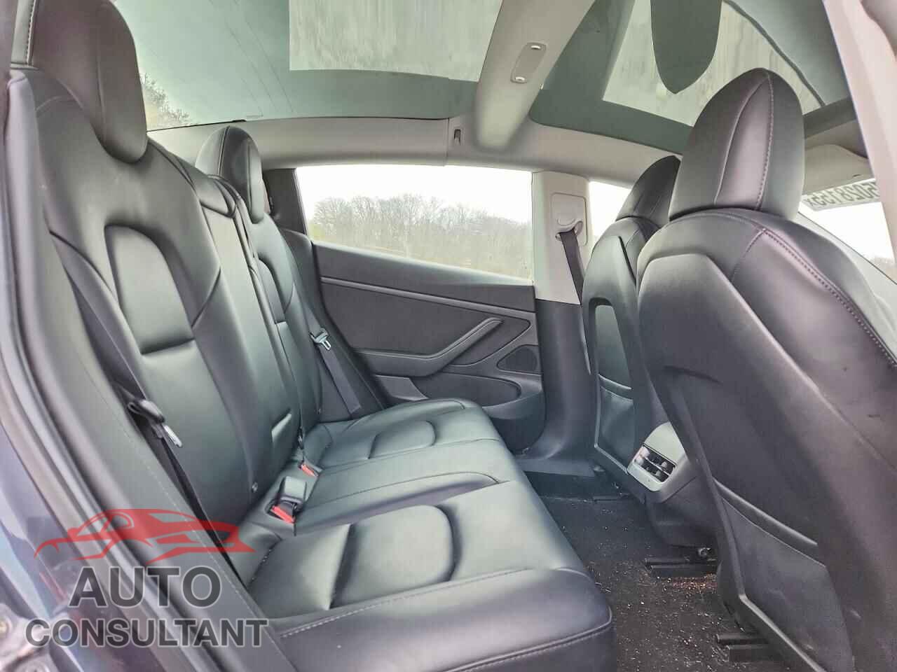 TESLA MODEL 3 2021 - 5YJ3E1EA9MF930220
