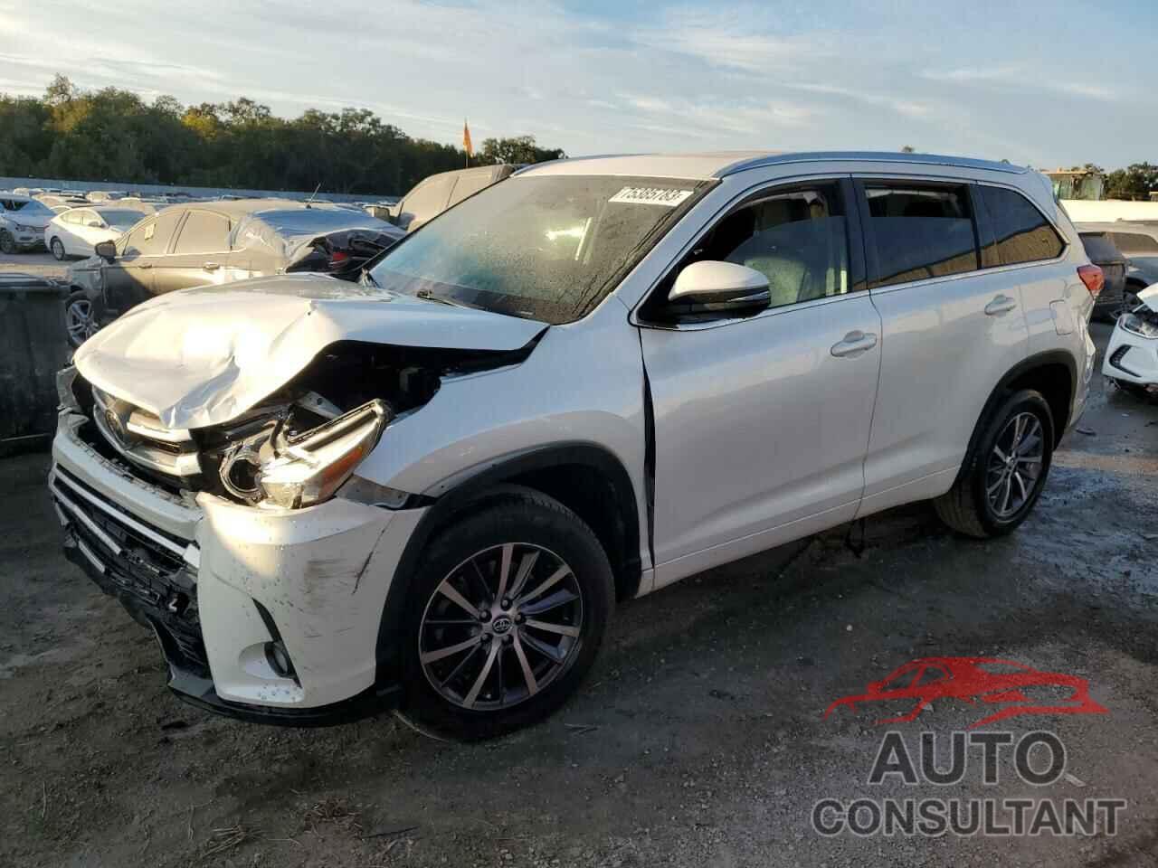 TOYOTA HIGHLANDER 2018 - 5TDKZRFH2JS529903