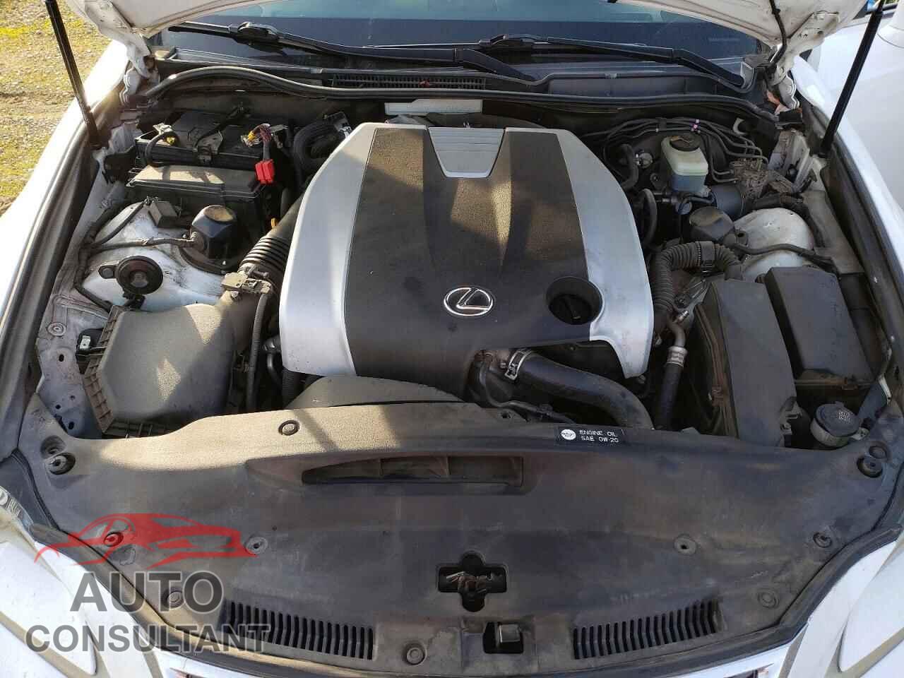 LEXUS IS 2014 - JTHBE1D24E5011328